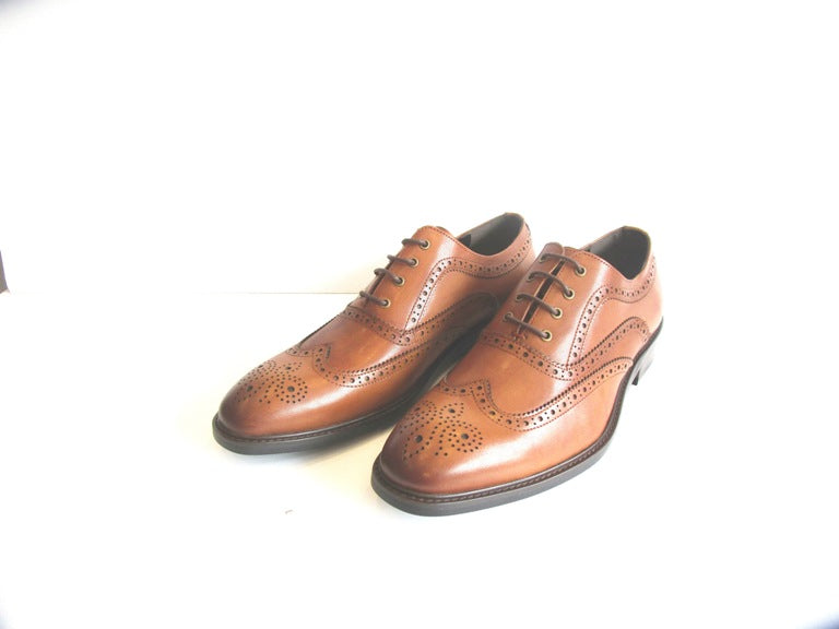 Timeless Tan Elegance: Semi-Round Toe Lace-Up Brogue for Men