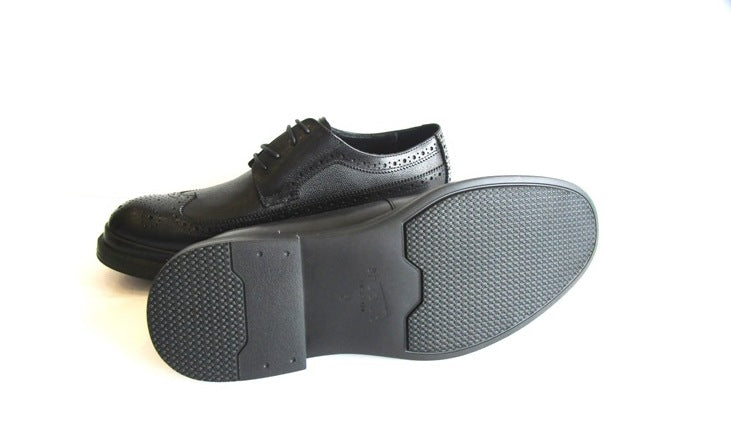Timeless Tan Elegance: Semi-Round Toe Lace-Up Brogue for Men