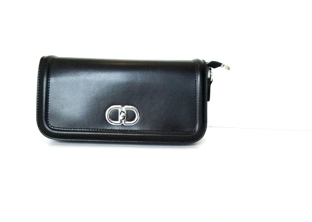 The Essential Black Crossbody
