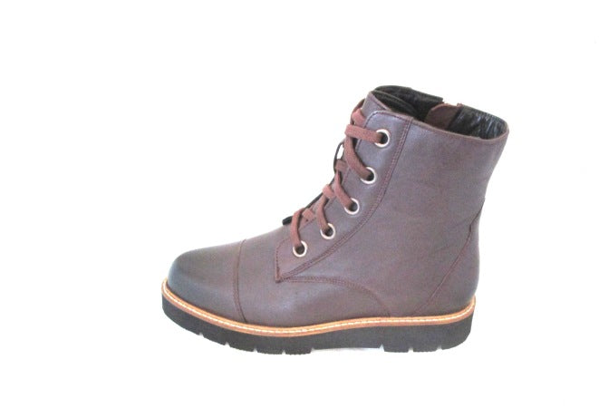 BEBE RAVELS,BORDO ANKLE BOOT