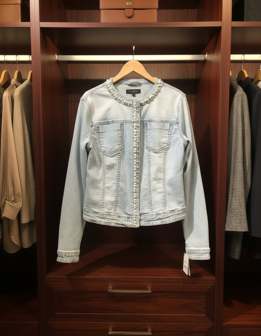 light bue jean jacket with dimontes