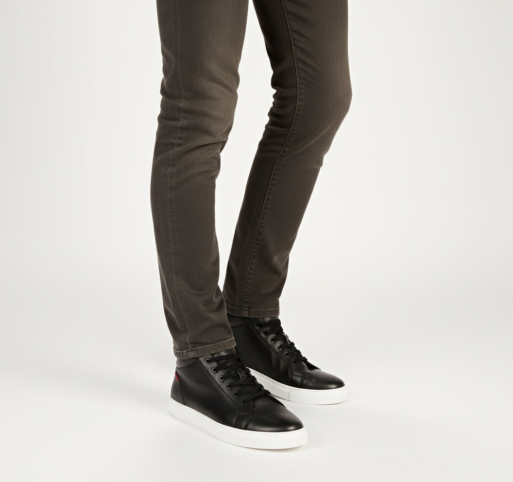 BACK LEATHER TRAINERS WITH WHITE EVA SOLE 