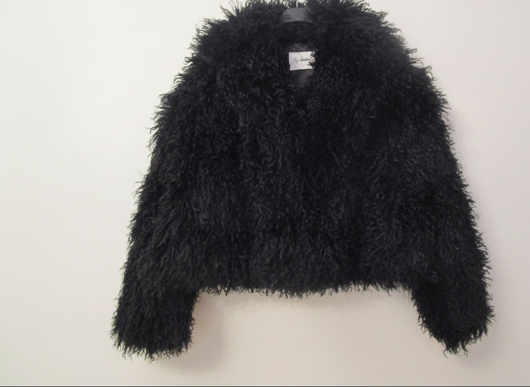 BLACK SHORT FAUX FUR MONGOLIAN 